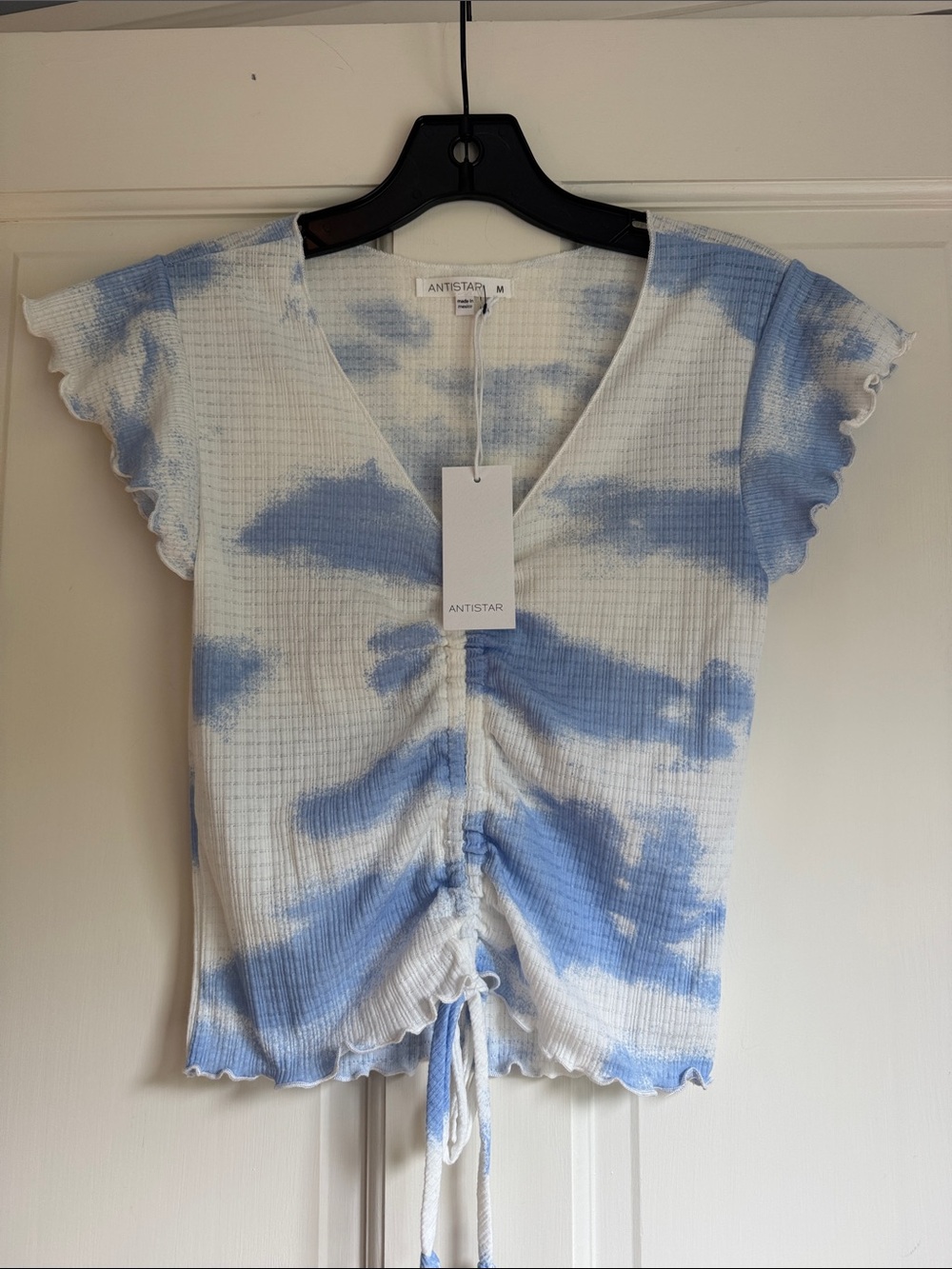 Antistar Blue & White Tie-Dye Ruched V-Neck Crop Top